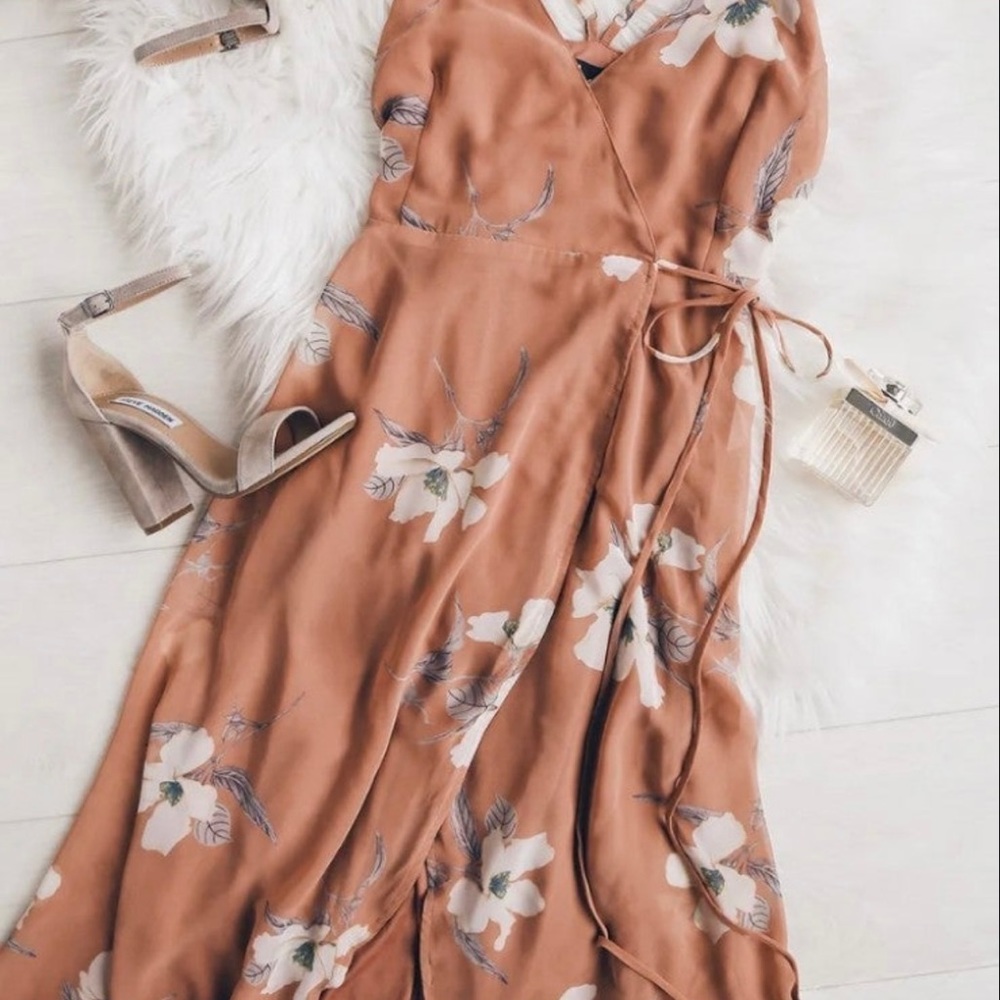 Dress - Picture 2 of 10